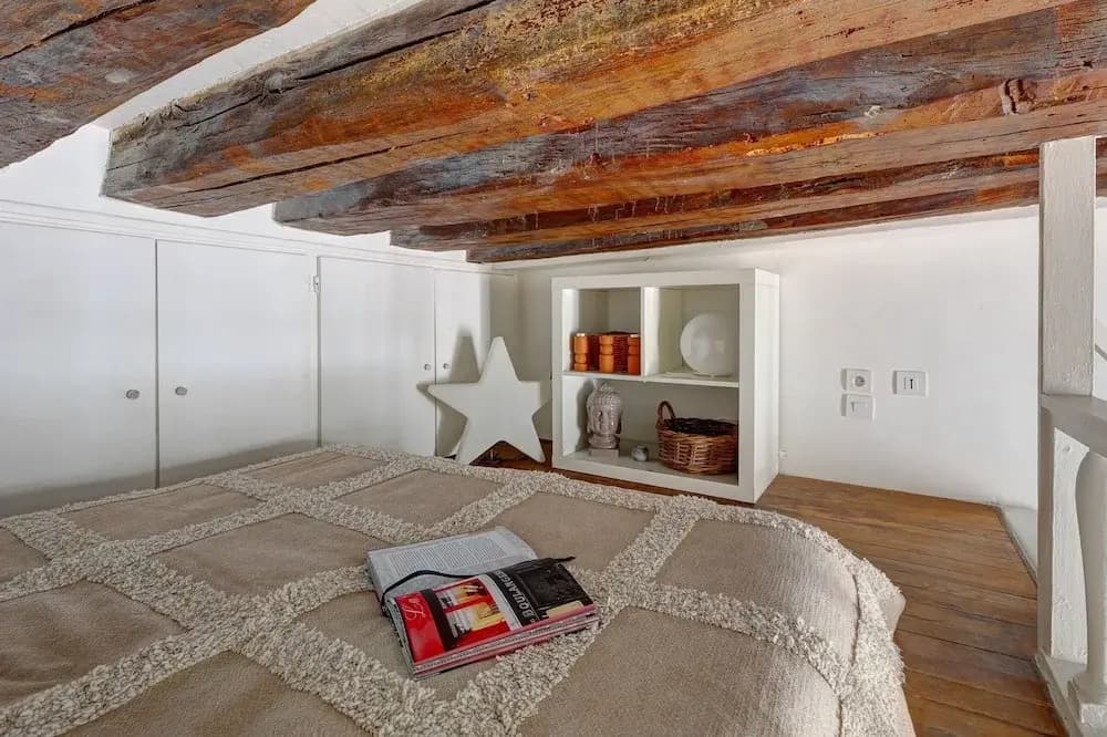 Charming Le Marais Mezzanine Studio - Photo 3
