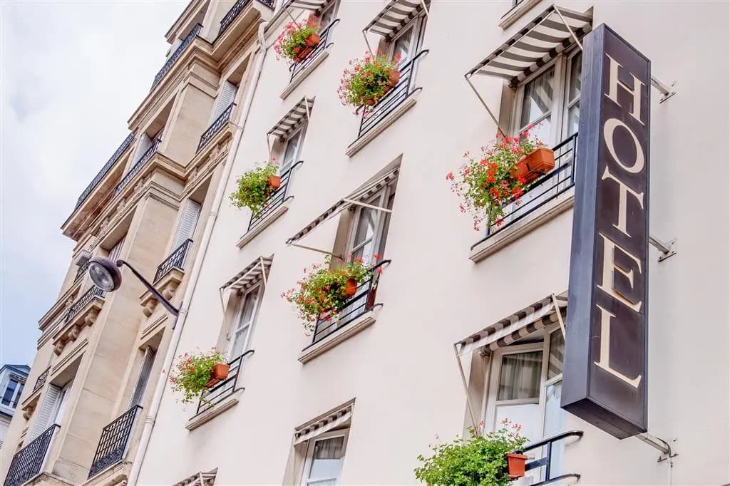 Hôtel Clément - Photo 1