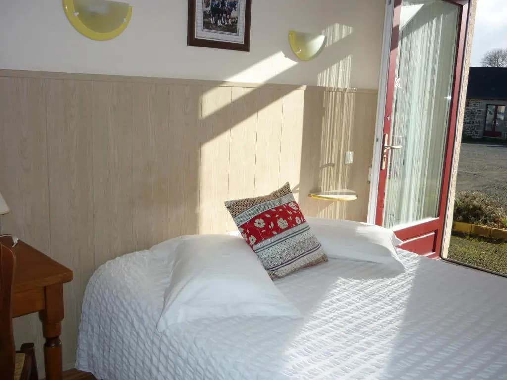 Hôtel Les Voisins Beaucemaine - Photo 5
