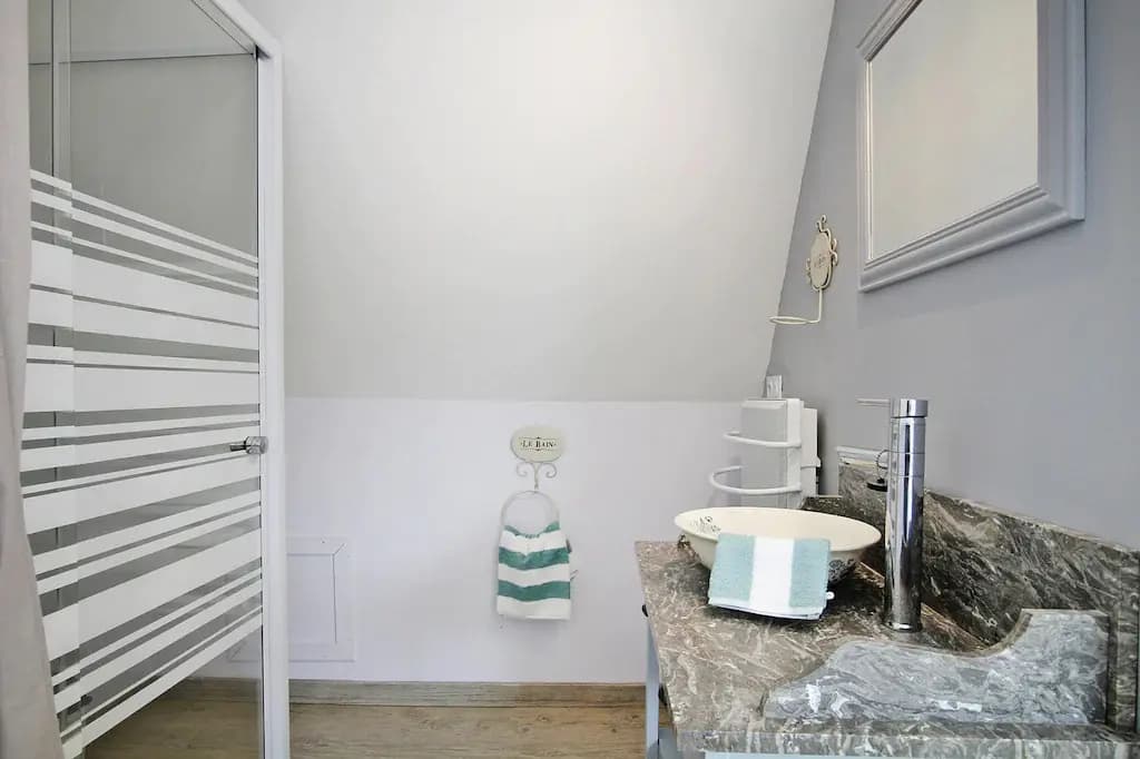 Holiday home on a Norman property,  semi-detached, Bacilly - Miniature 7