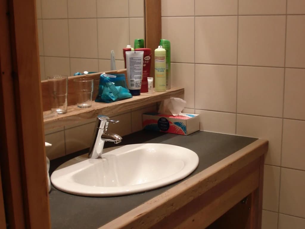 Sunny Chalet in Les Gets with Jacuzzi - Miniature 7