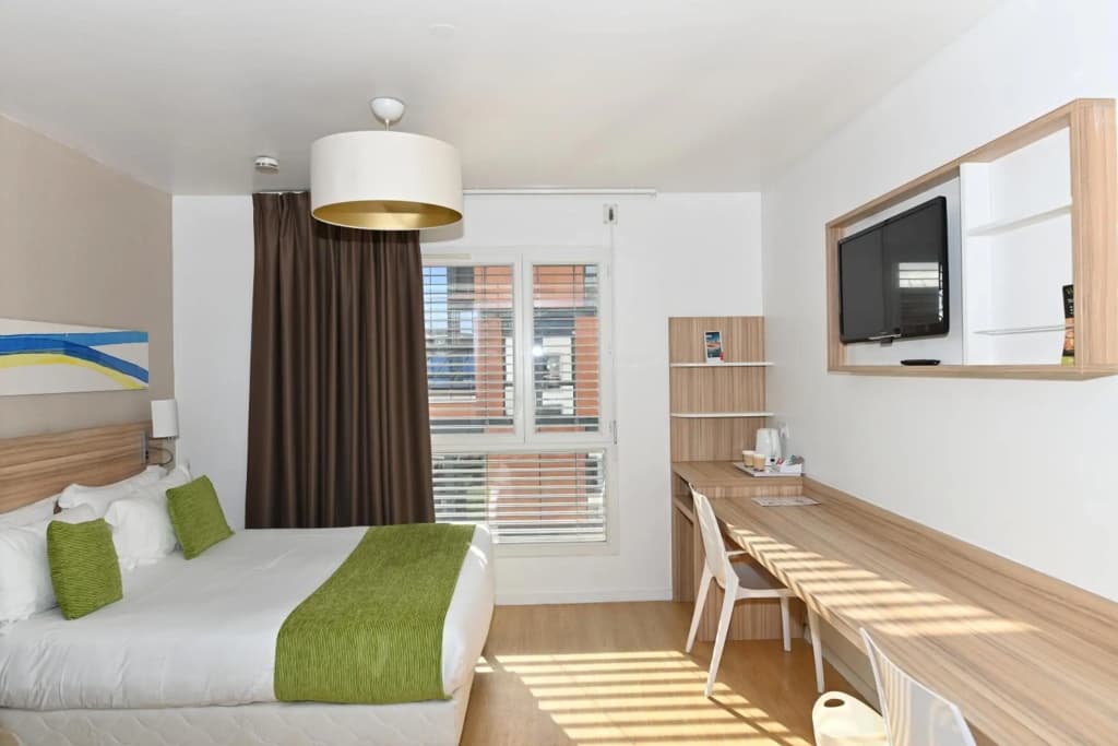 Q7 Lodge Lyon 7 - Miniature 7
