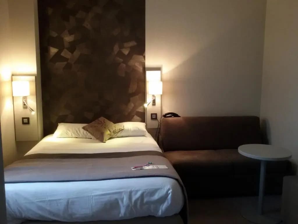 Hôtel Albert Elisabeth Gare SNCF - Photo 1