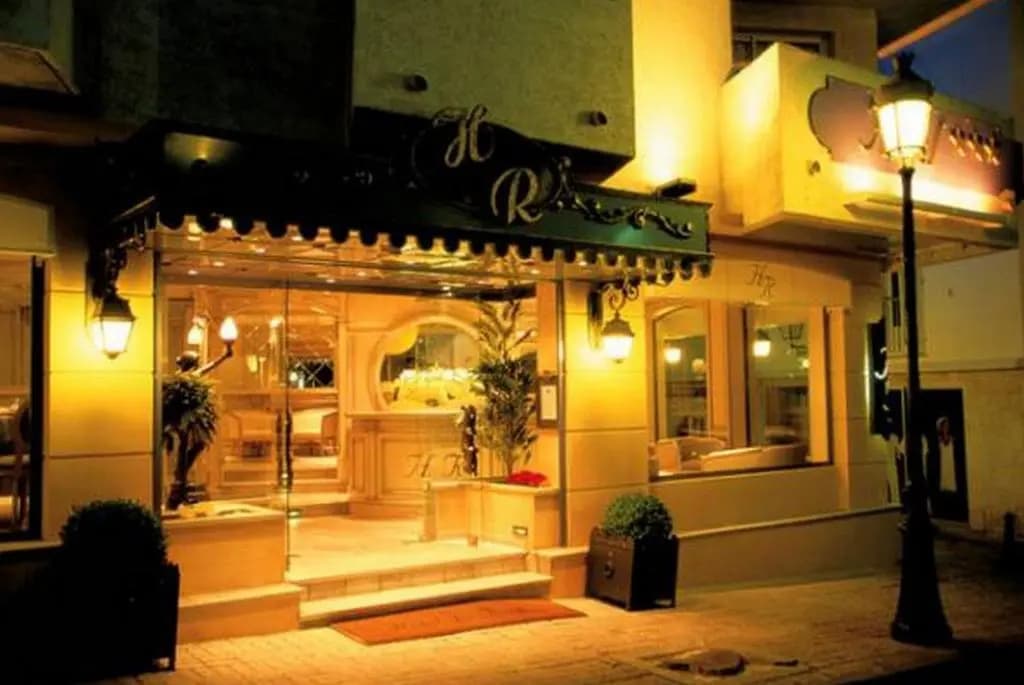 Hotel le Rocher - Photo 1