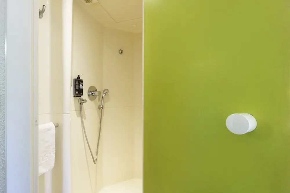 Ibis Budget Chateauroux Déols - Miniature 7