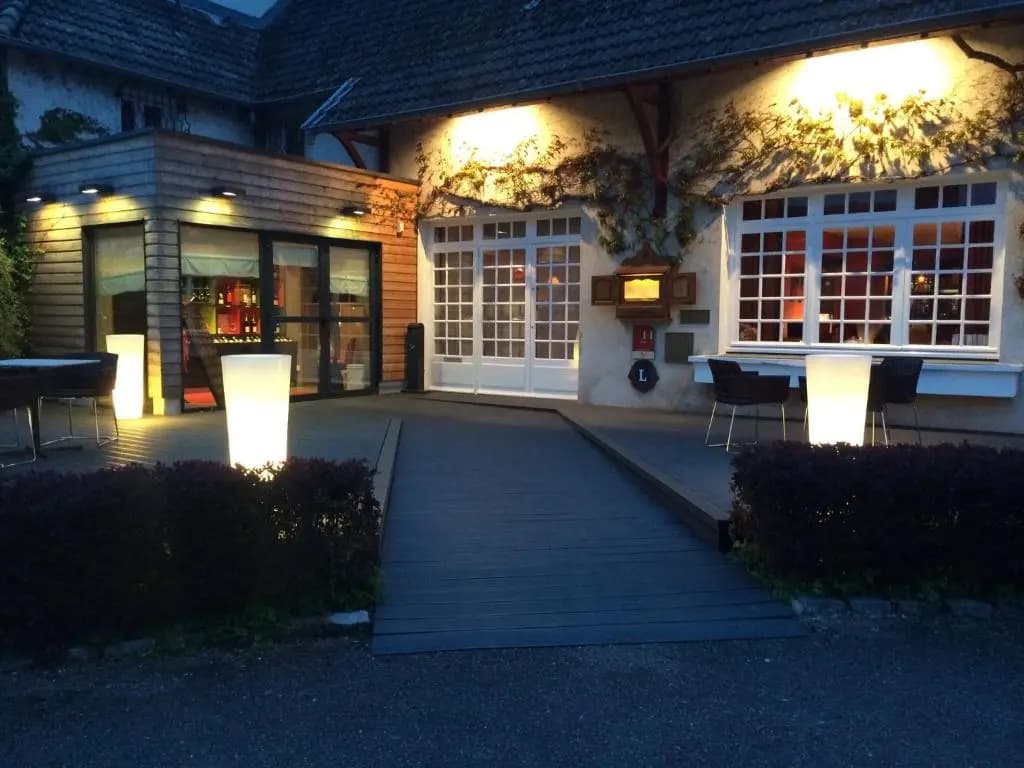 Hôtel Restaurant La Chaumière - Photo 1