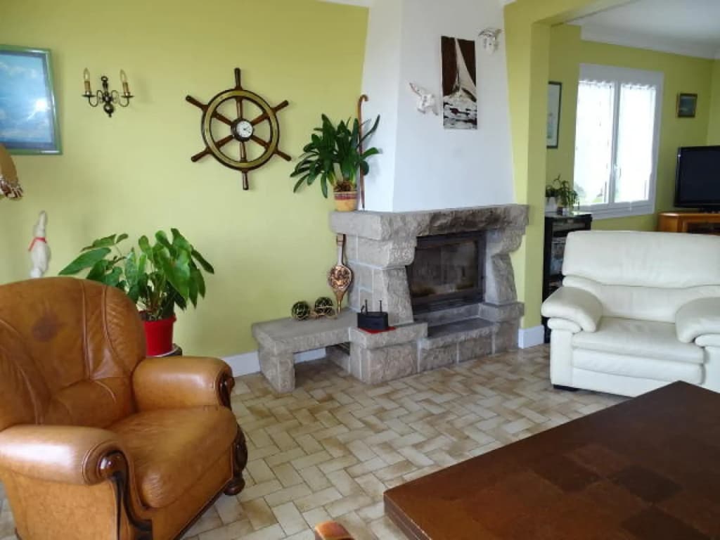 Holiday Home in Plouhinec With Sea Views - Photo 1