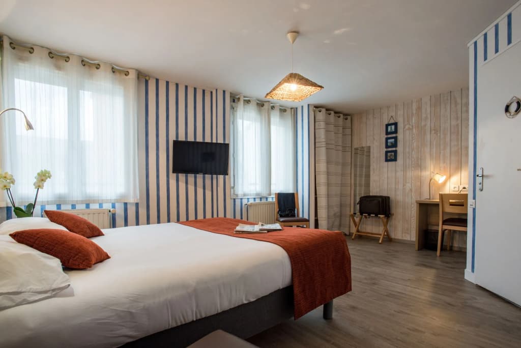 Brit Hotel Des Halles - Miniature 6