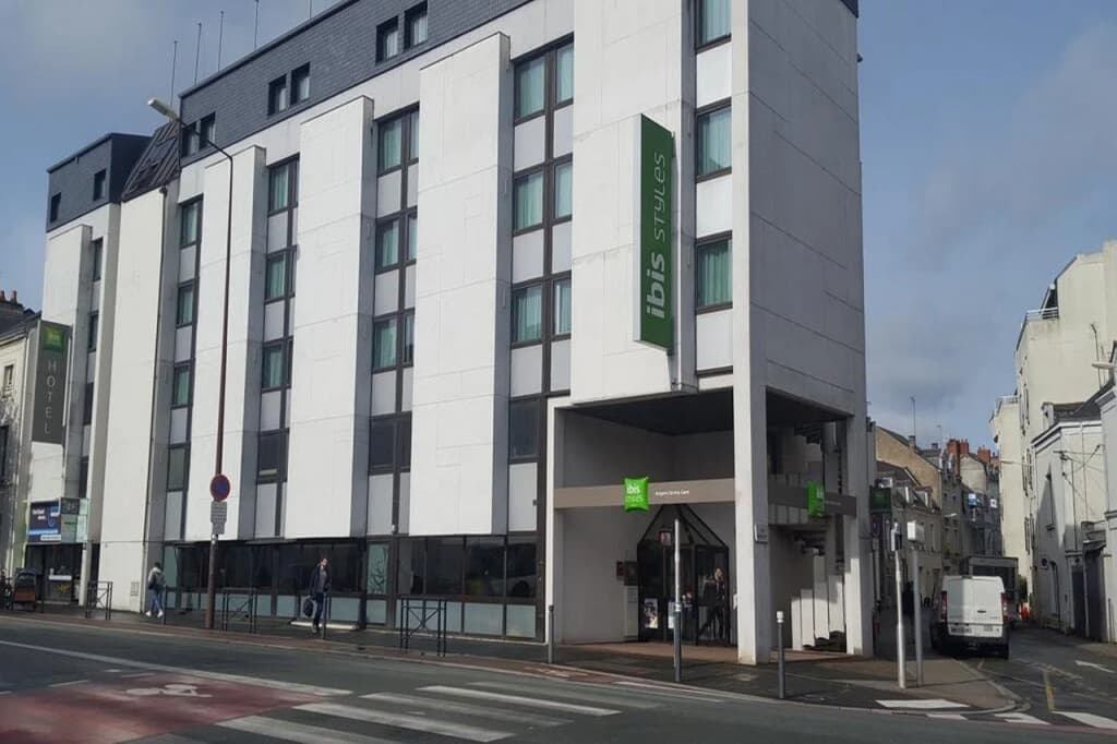 ibis Styles Angers Centre Gare - Photo 1
