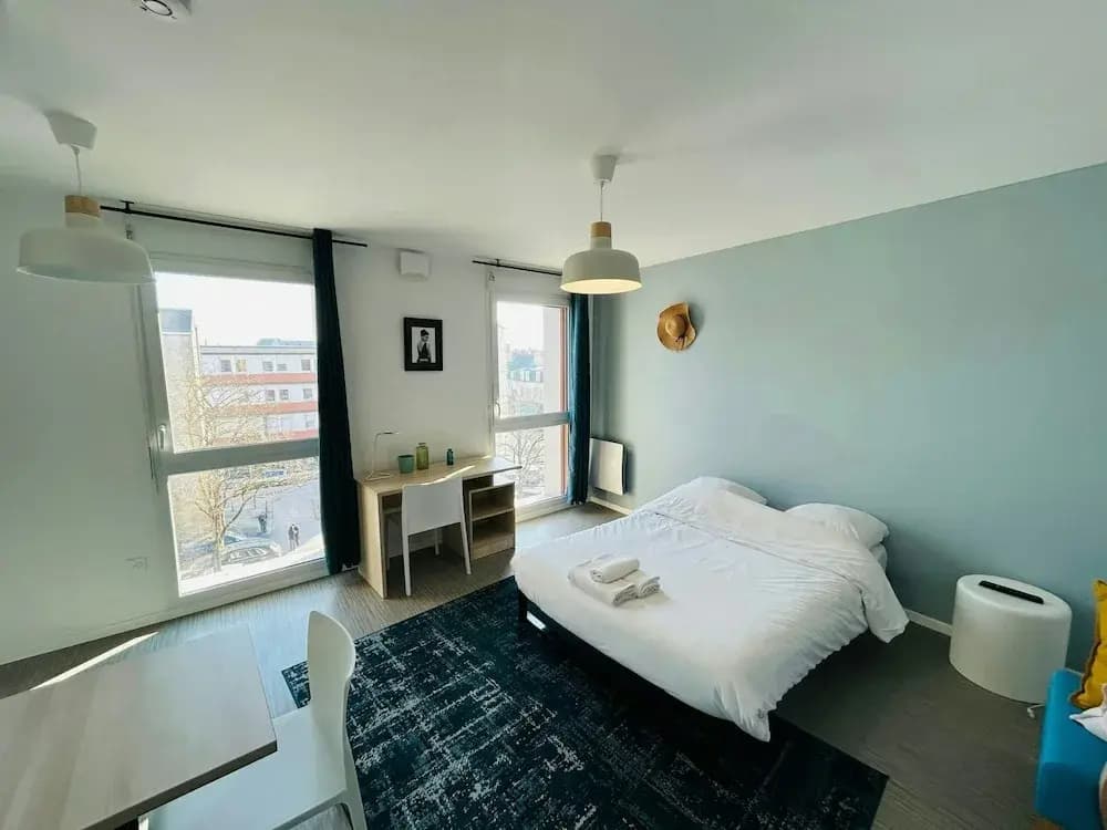 We Live In R - Suite 401 - Photo 1