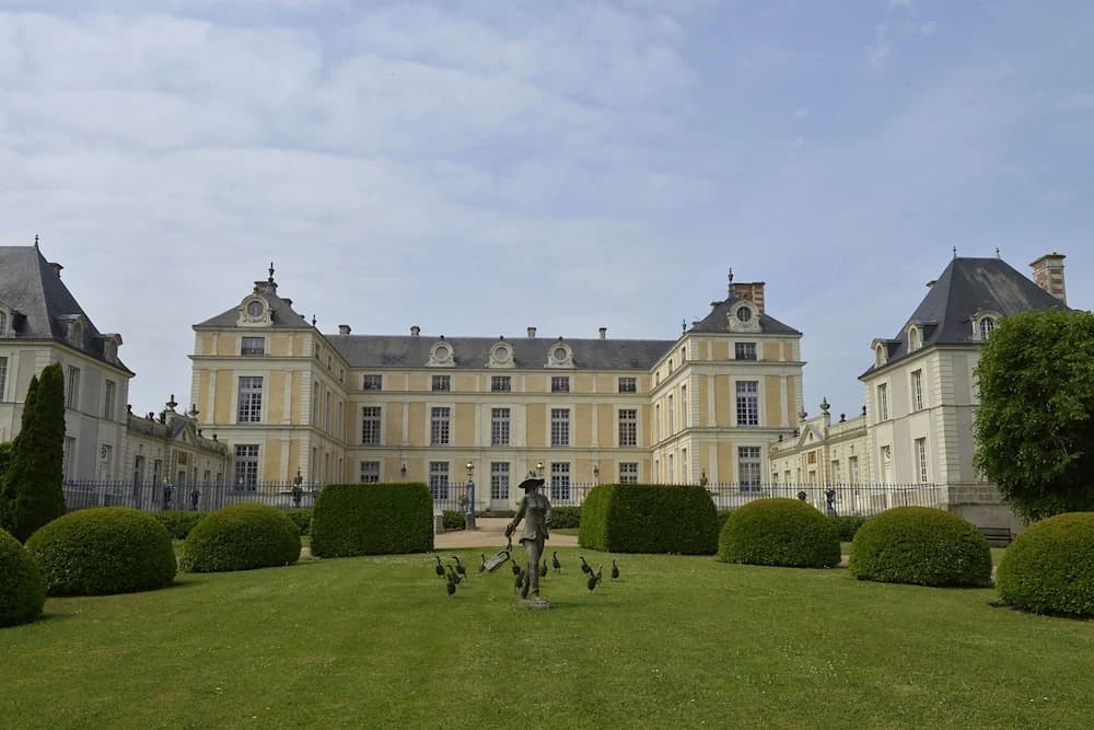 Chateau Colbert - Photo 1