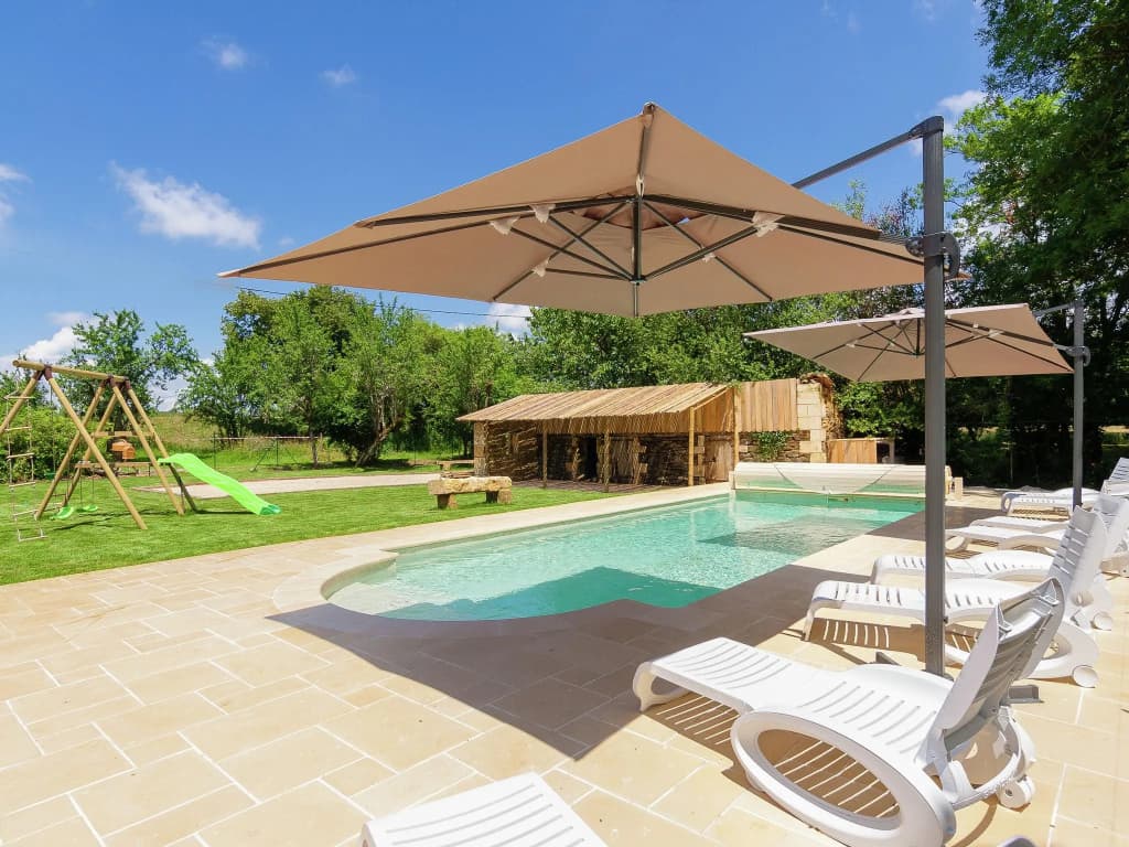 Spacious Farmhouse With Private Heated Pool in a Rustic Garden - Photo 3
