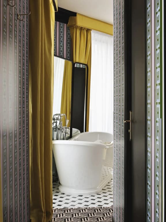 Les Deux Gares and Spa Hotel - Miniature 8