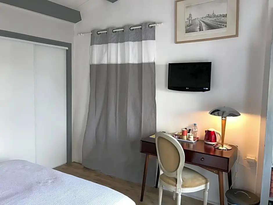 Les Yeux Bleus Bed & Breakfast - Photo 5