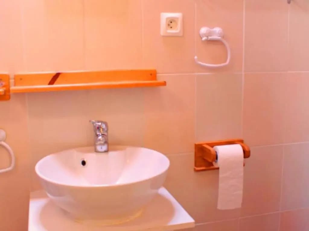 Gîte Châtel-Montagne, 3 pièces, 4 personnes - FR-1-489-329 - Photo 4