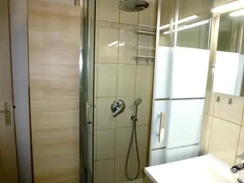 Apartment Beau Studio Expose Sud Refait A Neuf Avec Lave linge Et Lave vaisselle - Miniature 8