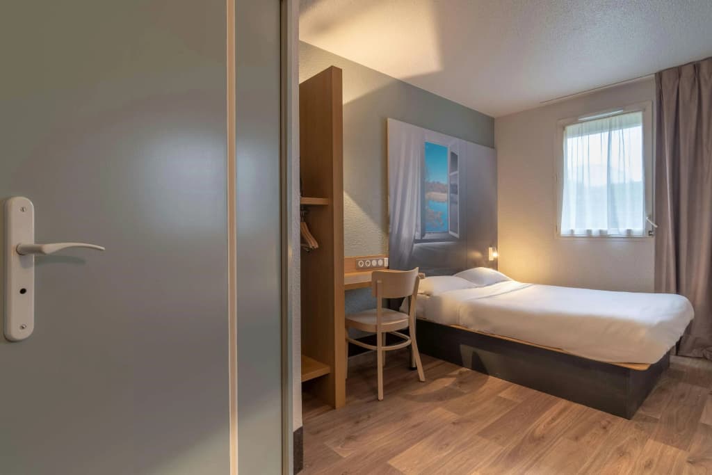 B&B HOTEL Châteauroux Aéroport - Miniature 7