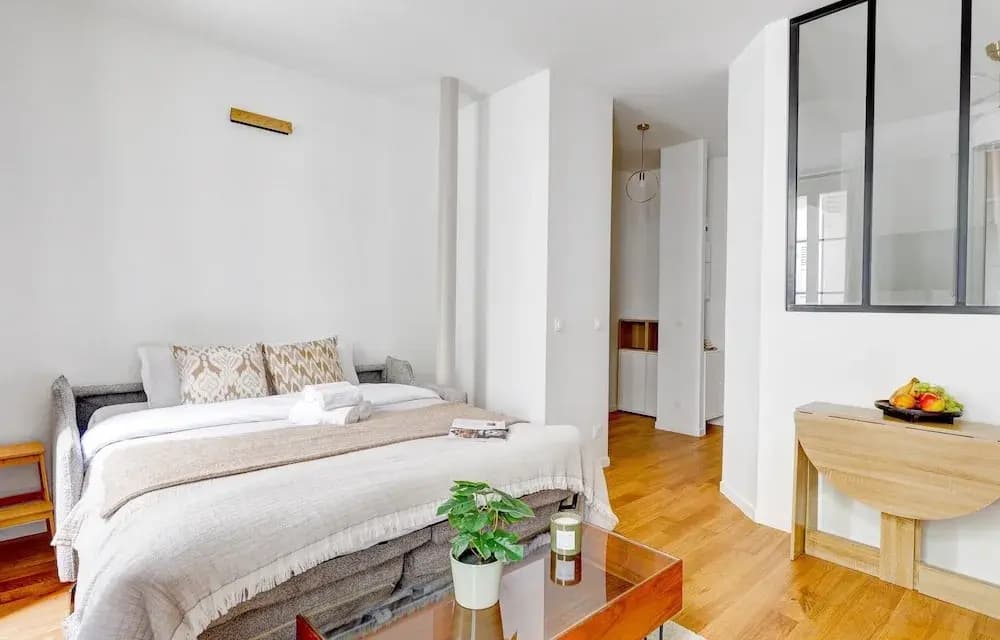 Elegant 1BR by Eiffel - Sleeps 4 - Miniature 8