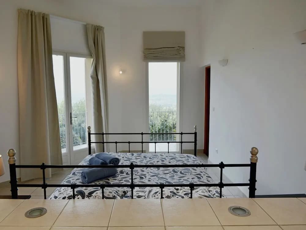 Captivating Home in Murs France With Private Swimming Pool - Photo 4