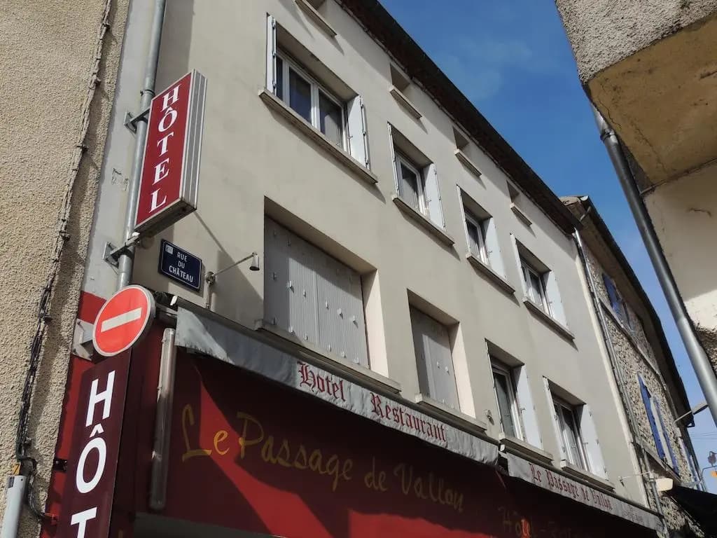 Hôtel Le Passage de Vallon - Photo 1