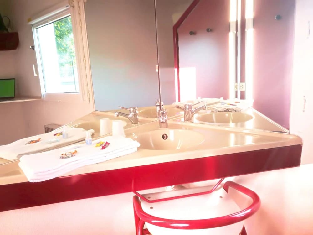 Lemon Hotel Chatellerault - Miniature 8