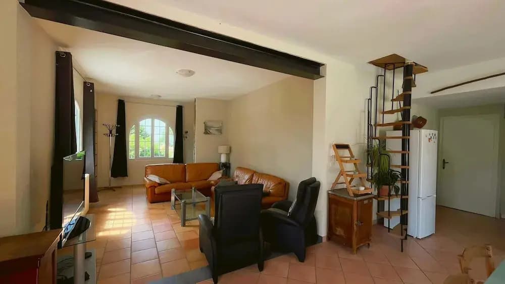 Villa in St Denis With Pool & Pyrenees View - Miniature 8
