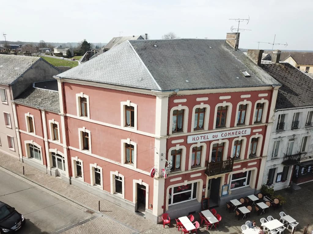 Hôtel du commerce - Photo 1