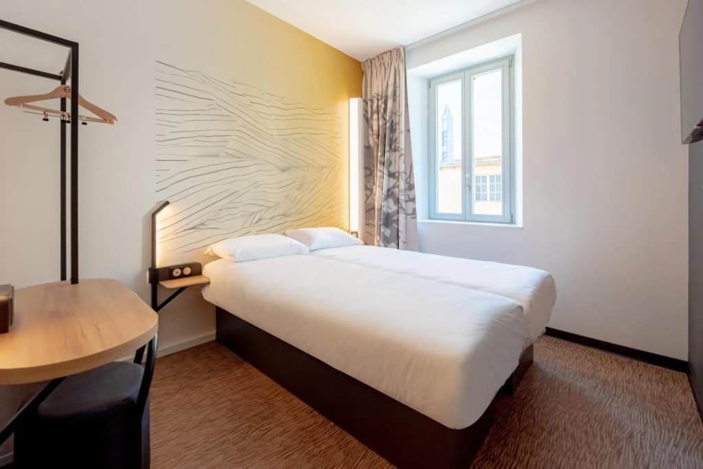 B&B HOTEL Toulon Centre Gare - Miniature 7