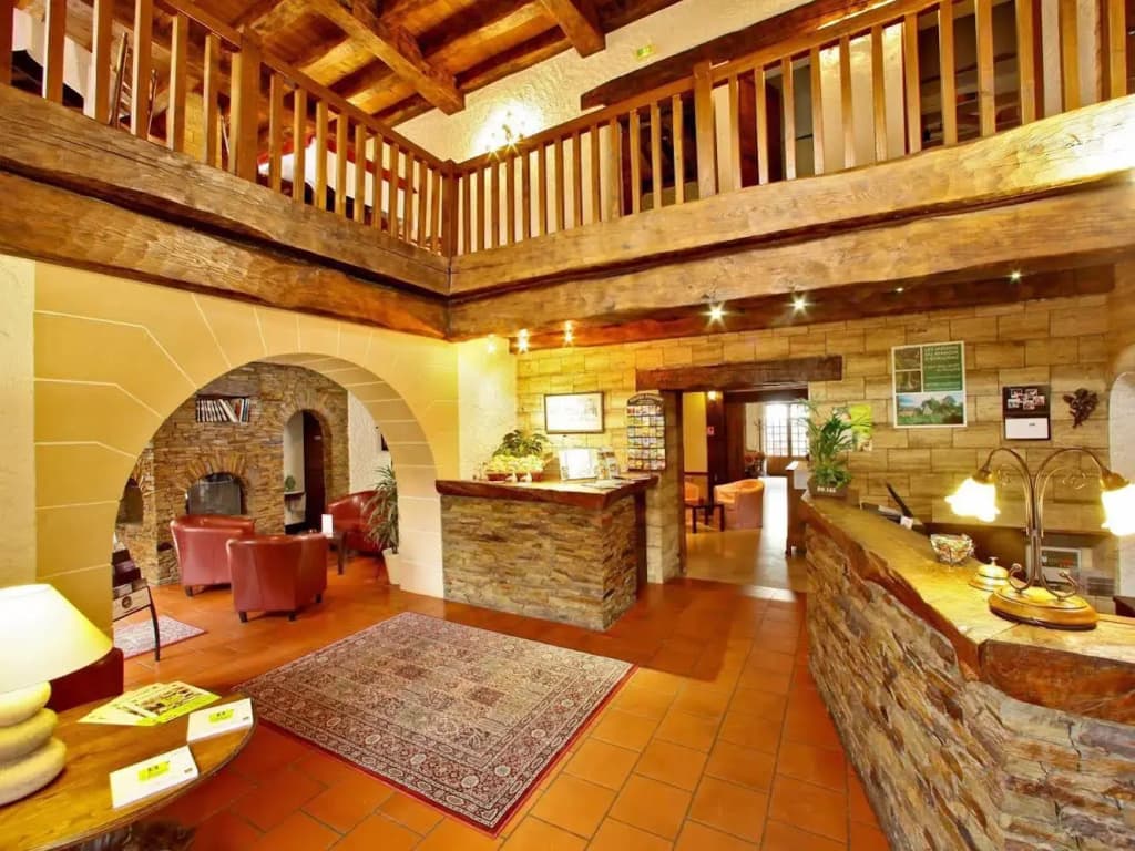 Hostellerie La Charmille - Photo 1
