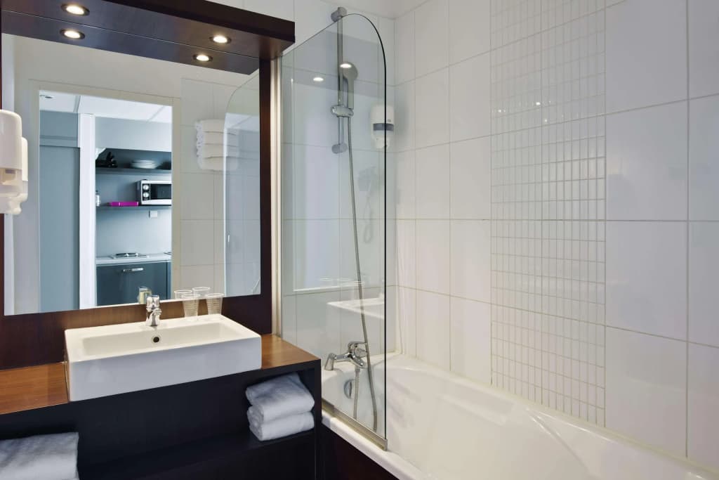 Sure Hotel by Best Western Nantes Beaujoire - Miniature 8
