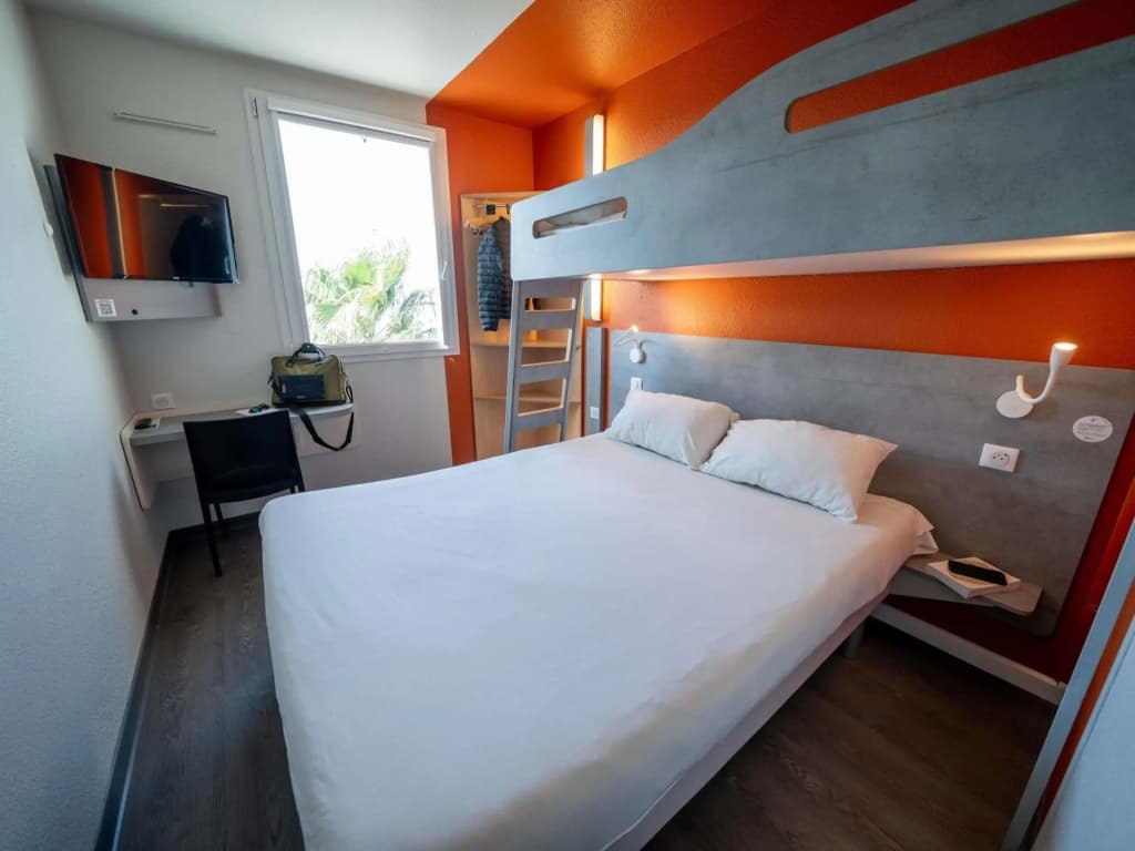 ibis budget Narbonne Est - Photo 2