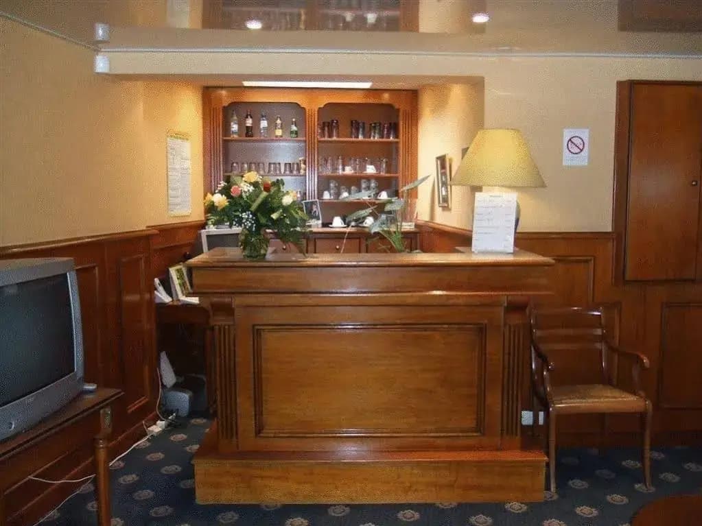 Hotel Courtonne - Photo 2