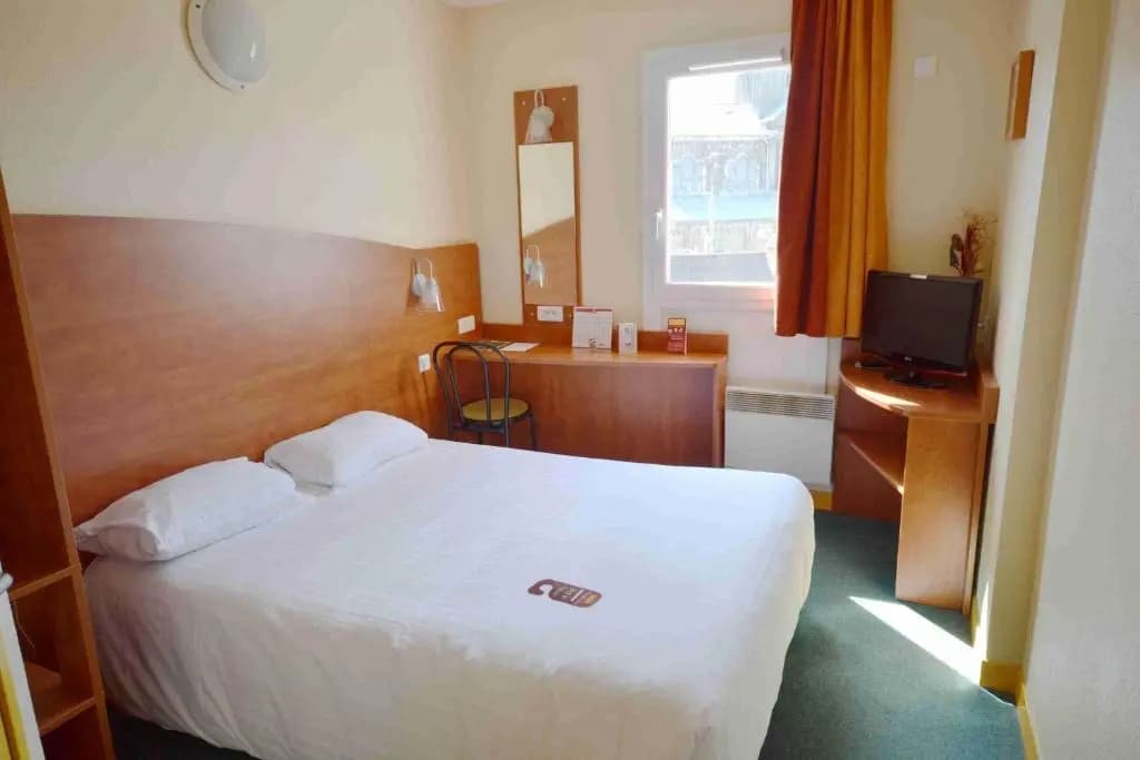 Adams Hotel - Photo 5