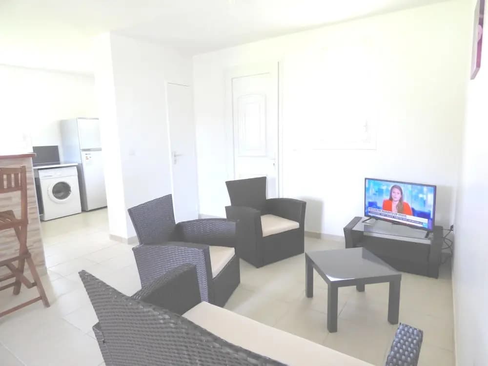 Apartment With 2 Bedrooms in Les Trois-îlets, With Wonderful Mountain - Photo 1