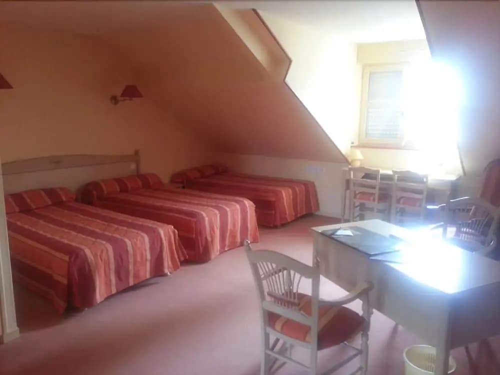 Logis Hotel Le Port Saint Aubin - Photo 3
