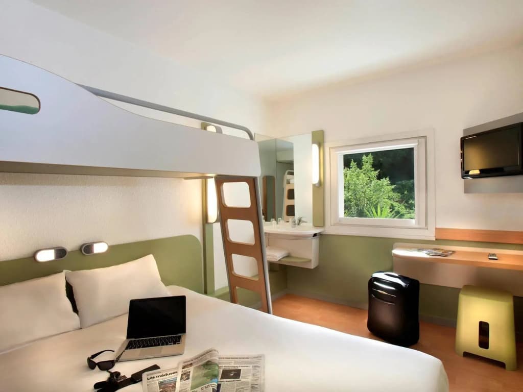 ibis budget Antibes Sophia Antipolis - Photo 2