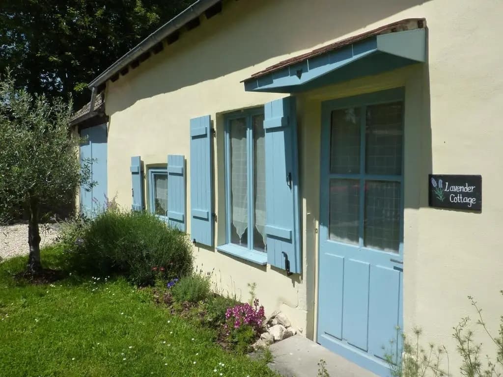 Lavender Cottage - Photo 3