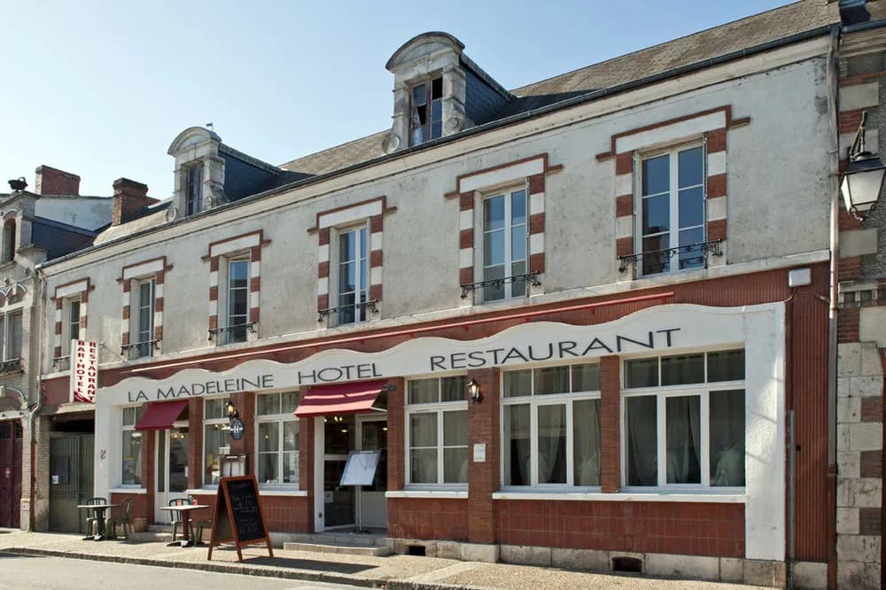 Hôtel Restaurant La Madeleine - Photo 1