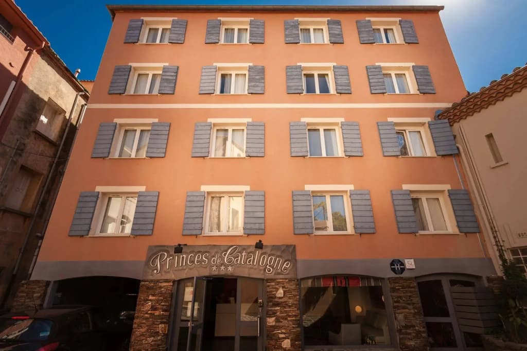 Hôtel Princes de Catalogne - Photo 1