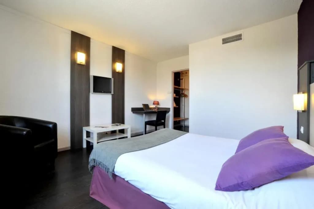 Brit Hotel Confort Montpellier Parc Expositions - Photo 2