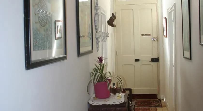 Canal Cottage - Miniature 6