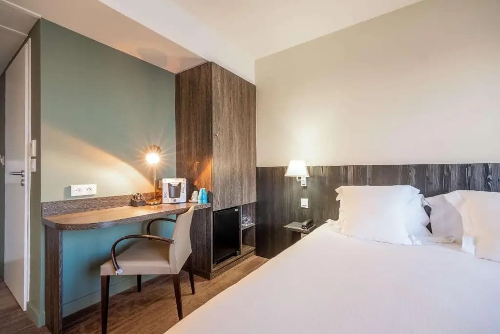 Hotel Les Flots - Chatelaillon Plage - Photo 4