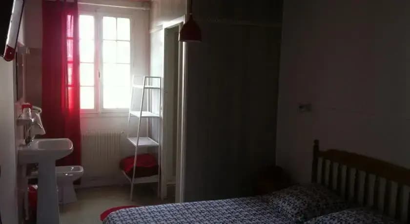 Hotel Restaurant Le Perroquet - Photo 2