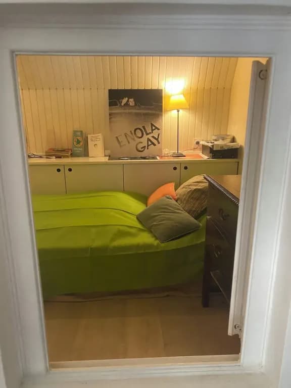 Room in a Private Guest House - Miniature 6