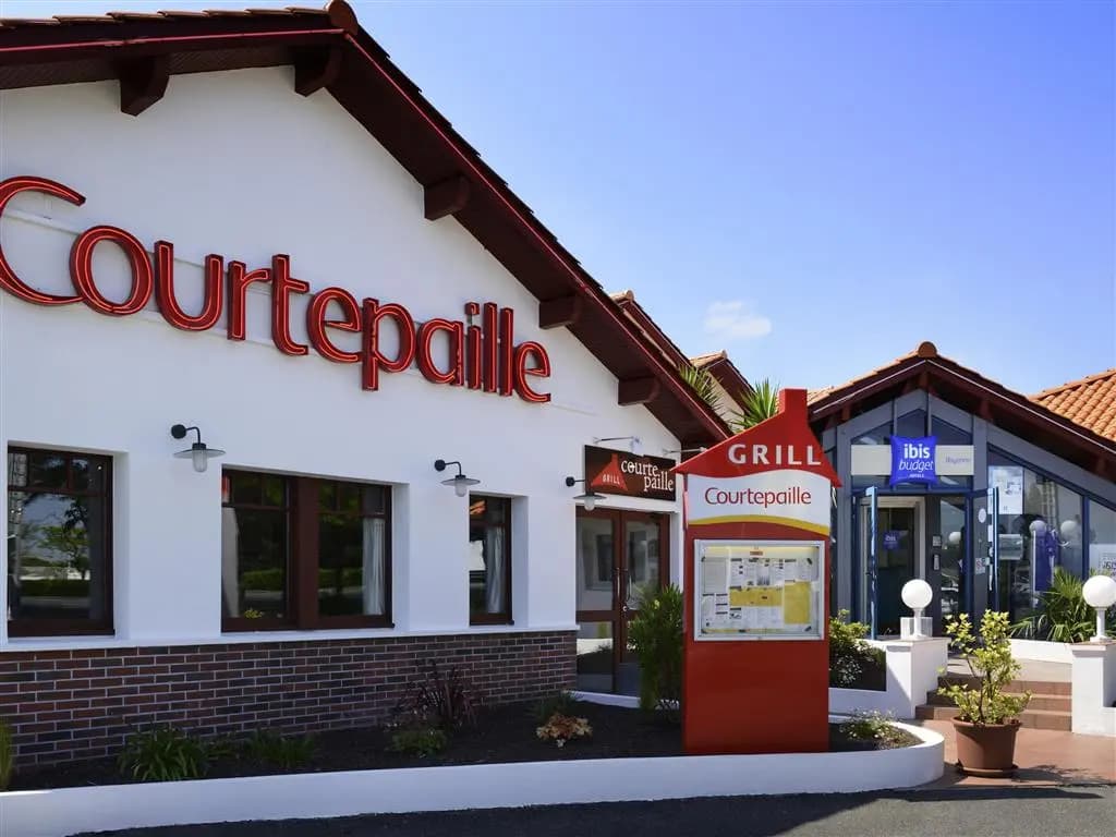 ibis Budget Bayonne - Photo 1