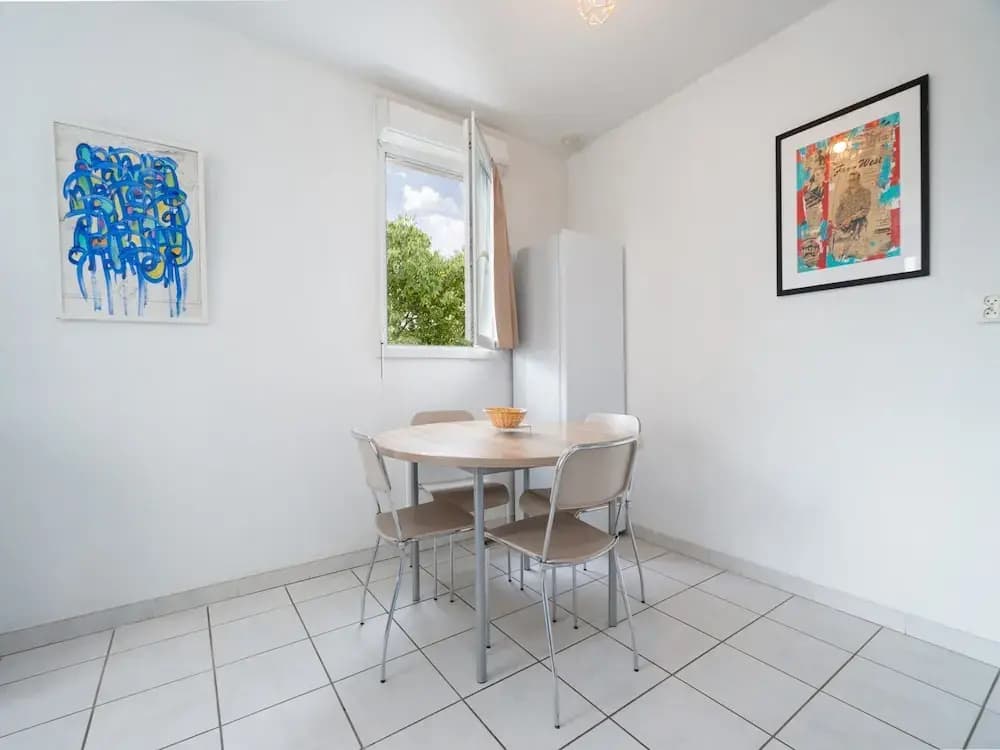 Cozy Apartment by the Sea - Photo 3