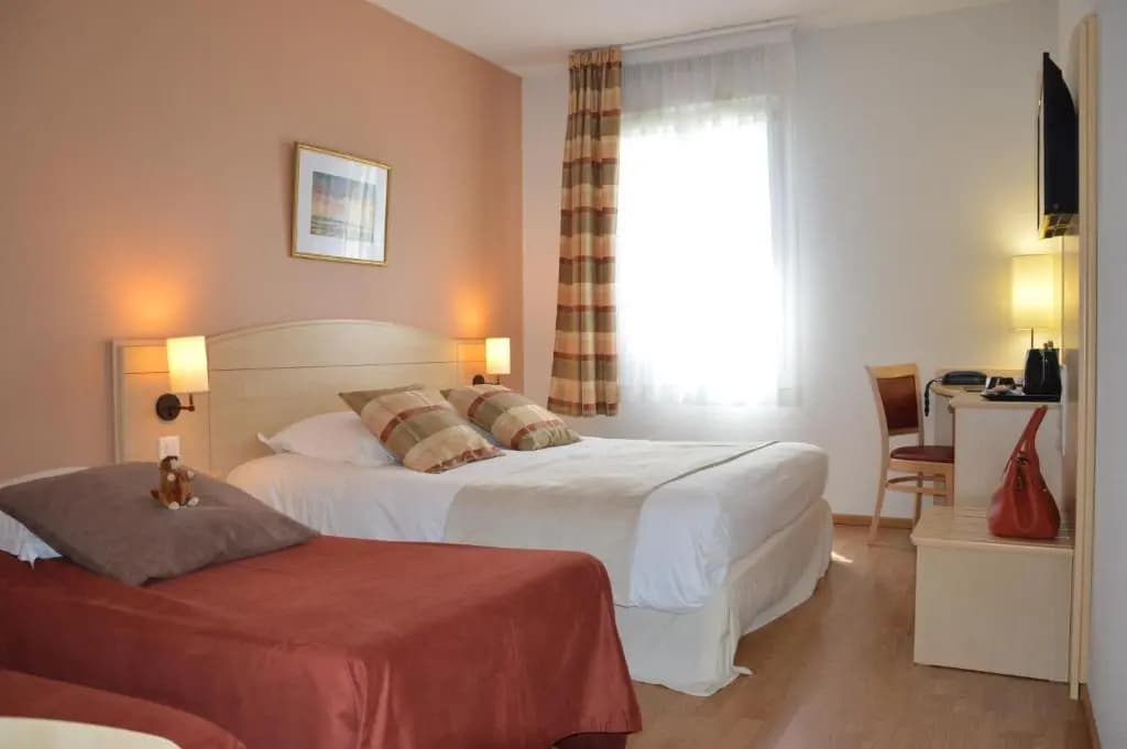Brit Hotel Chateaudun - Photo 4
