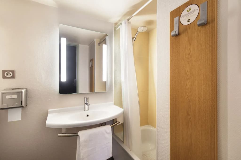 B&B HOTEL Lyon Saint-Priest - Miniature 8