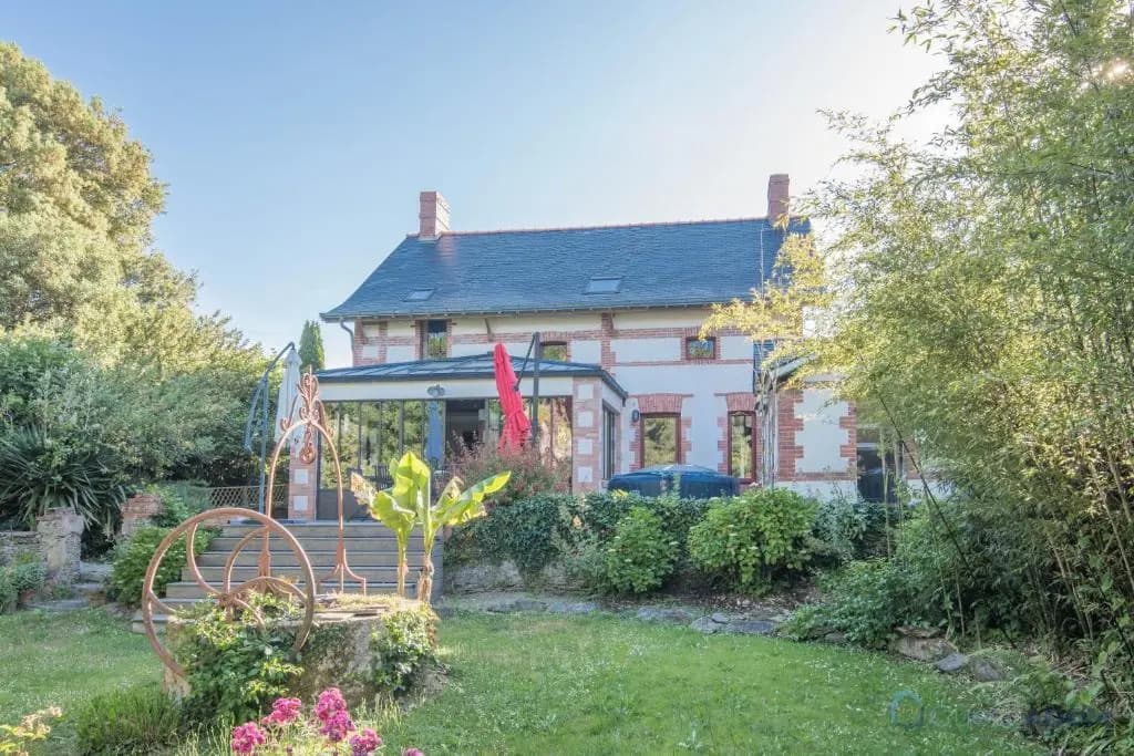Maison avec jardin de 1200m et billard - Miniature 8