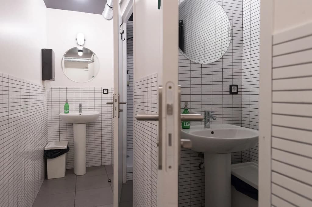 Ho36 hostels - Miniature 7